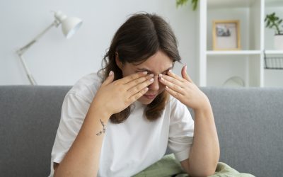 ¿Qué hacer si tus ojos te arden mucho?